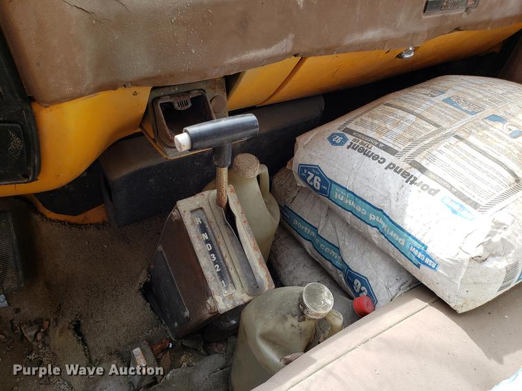 image for item DF3302 1979 GMC C70 flatbed truck