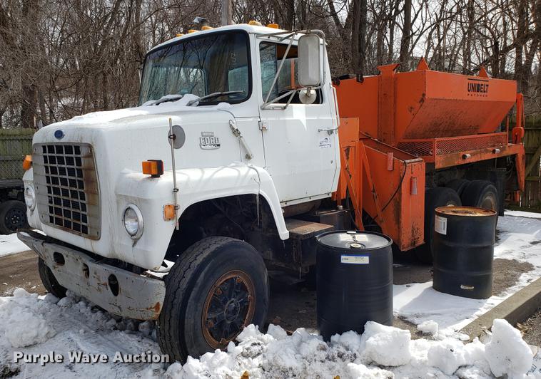 image for item DF3303 1984 Ford LNT8000 asphalt placer truck