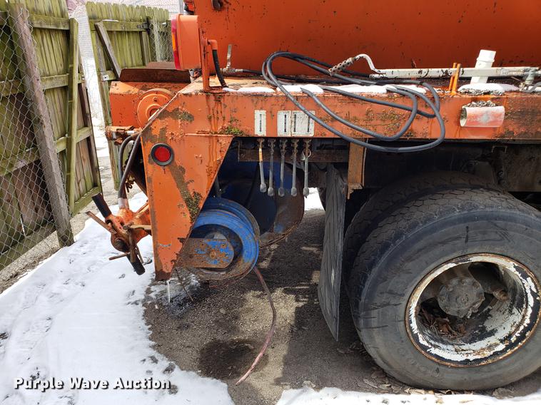 image for item DF3303 1984 Ford LNT8000 asphalt placer truck