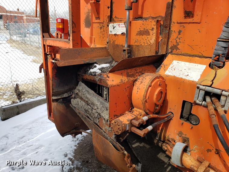 image for item DF3303 1984 Ford LNT8000 asphalt placer truck