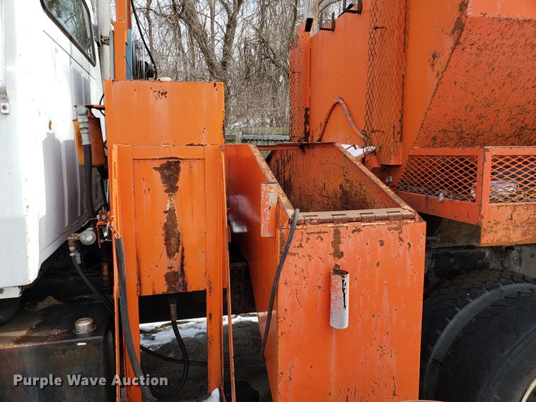 image for item DF3303 1984 Ford LNT8000 asphalt placer truck