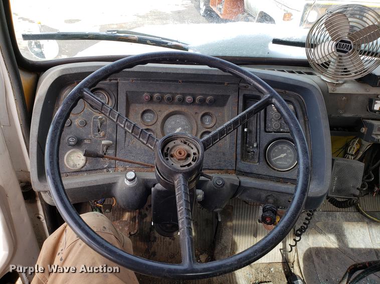 image for item DF3303 1984 Ford LNT8000 asphalt placer truck