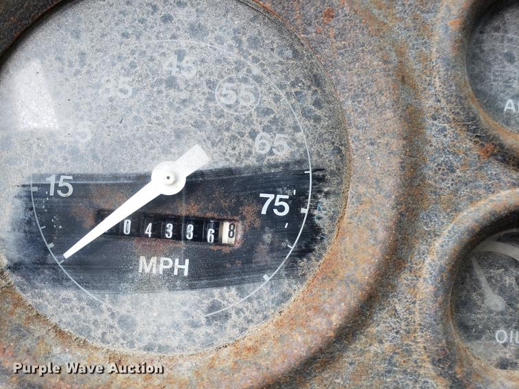 image for item DF3303 1984 Ford LNT8000 asphalt placer truck