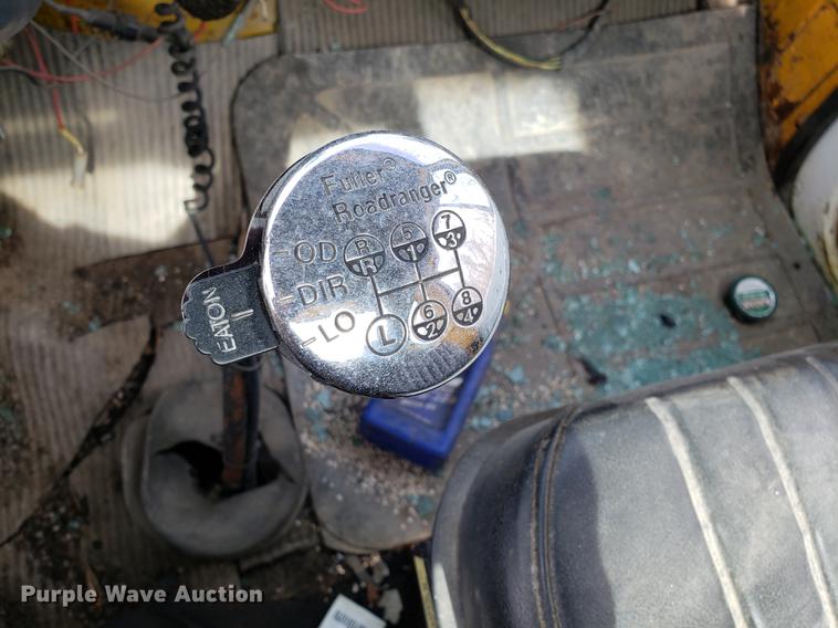 image for item DF3303 1984 Ford LNT8000 asphalt placer truck