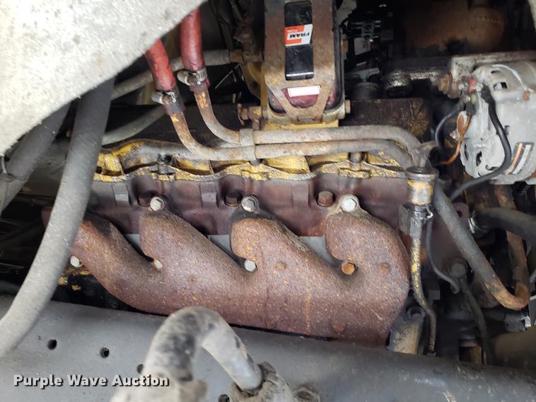 image for item DF3303 1984 Ford LNT8000 asphalt placer truck