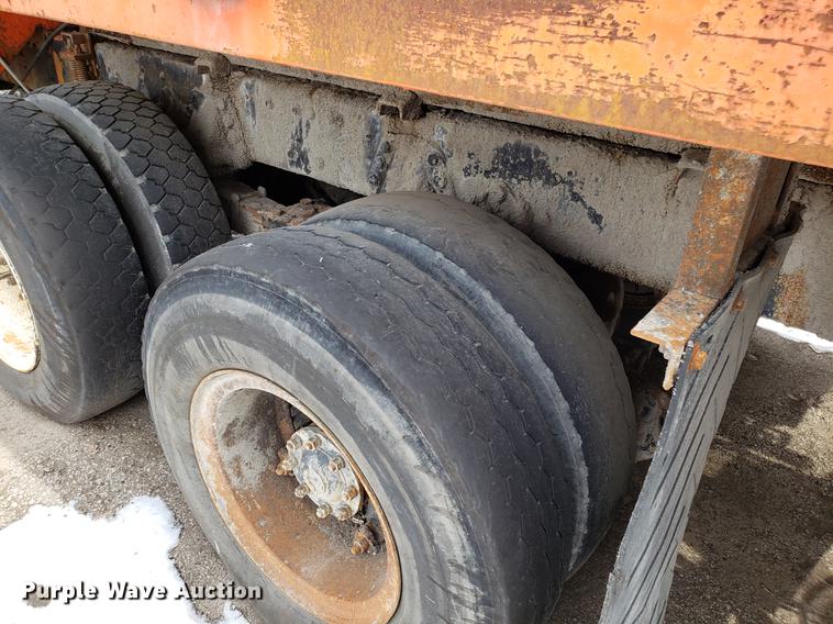 image for item DF3303 1984 Ford LNT8000 asphalt placer truck