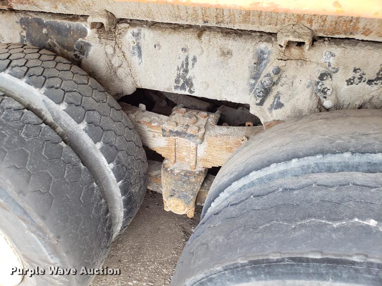 image for item DF3303 1984 Ford LNT8000 asphalt placer truck