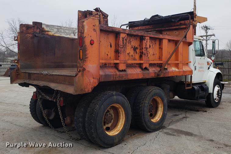 image for item DF3305 2001 International 4900 dump truck