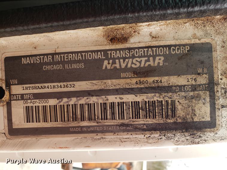 image for item DF3305 2001 International 4900 dump truck