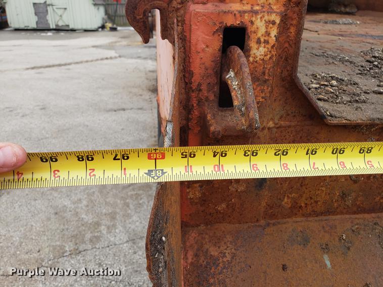 image for item DF3305 2001 International 4900 dump truck