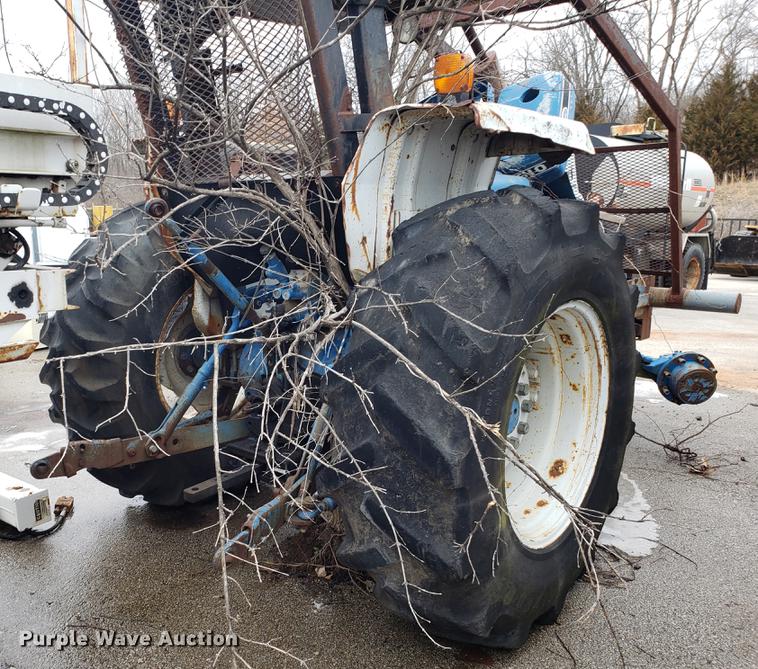 image for item DF3307 1988 Ford 6610 tractor