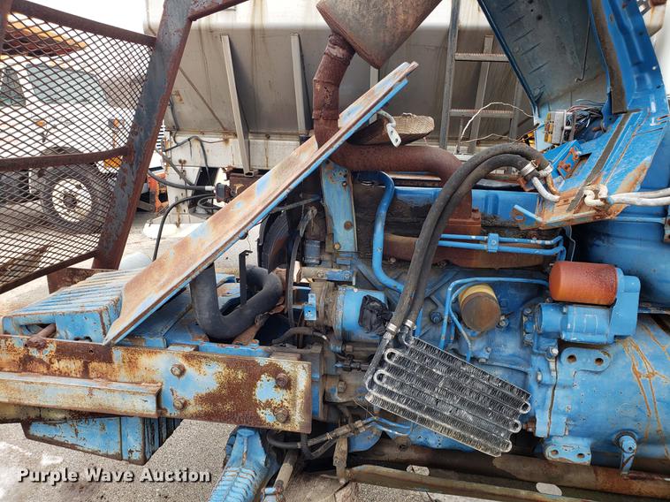 image for item DF3307 1988 Ford 6610 tractor