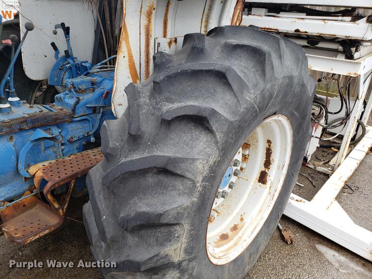 image for item DF3307 1988 Ford 6610 tractor