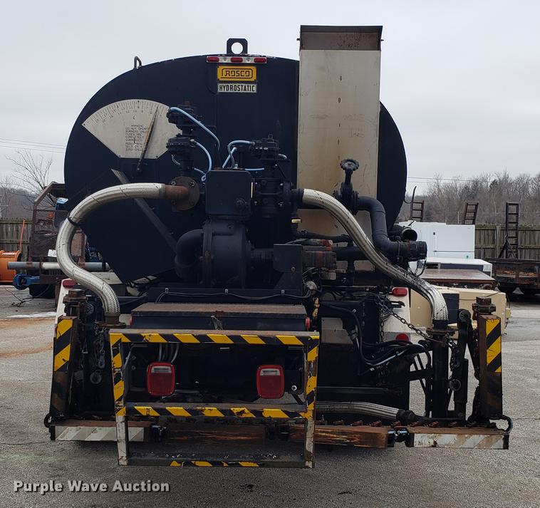 image for item DF3308 1979 International oil distributor truck