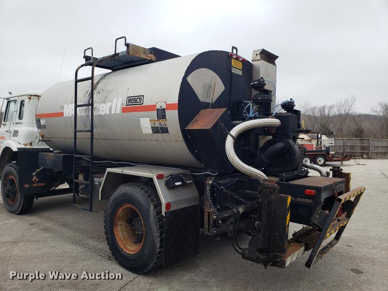 image for item DF3308 1979 International oil distributor truck