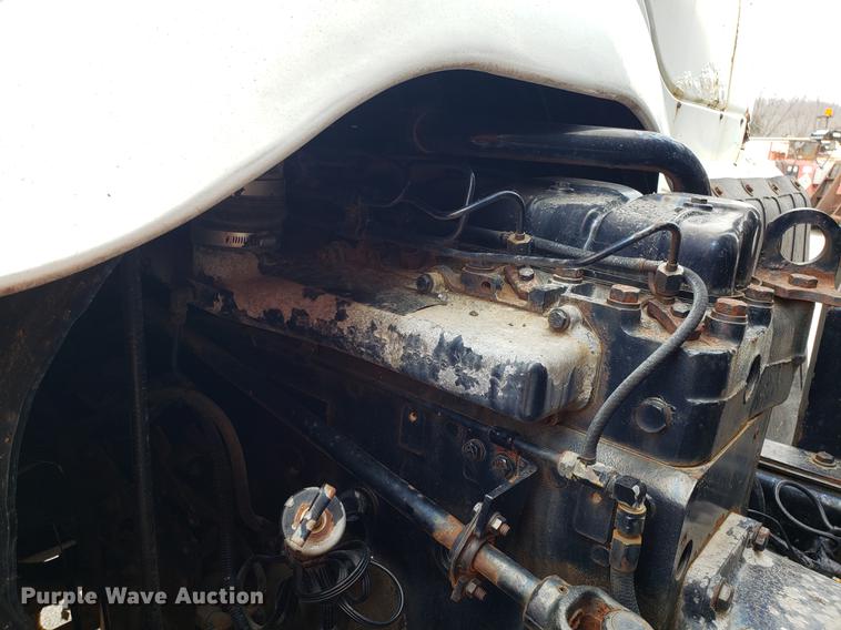 image for item DF3308 1979 International oil distributor truck