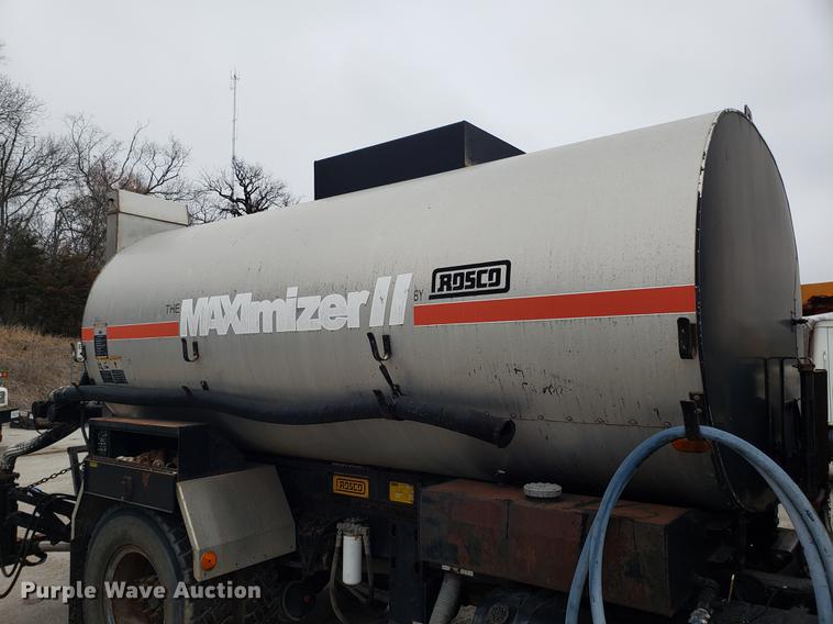 image for item DF3308 1979 International oil distributor truck