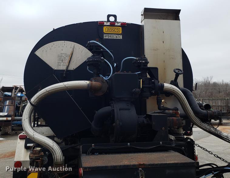 image for item DF3308 1979 International oil distributor truck