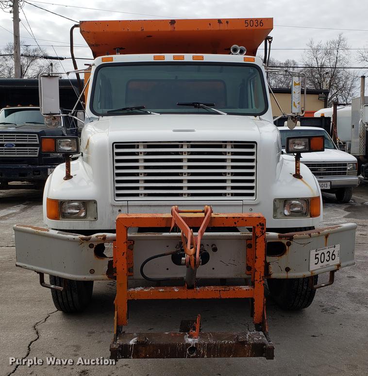 image for item DF3315 1997 International 4900 dump truck
