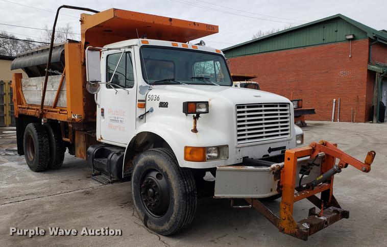 image for item DF3315 1997 International 4900 dump truck