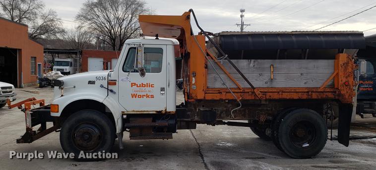 image for item DF3315 1997 International 4900 dump truck