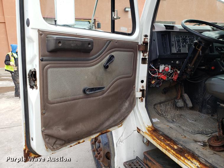 image for item DF3315 1997 International 4900 dump truck