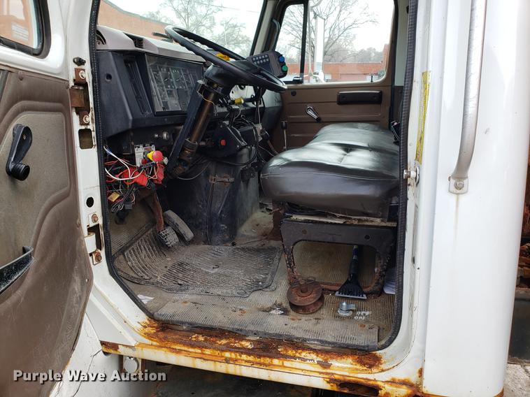 image for item DF3315 1997 International 4900 dump truck