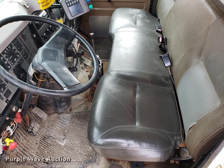 image for item DF3315 1997 International 4900 dump truck