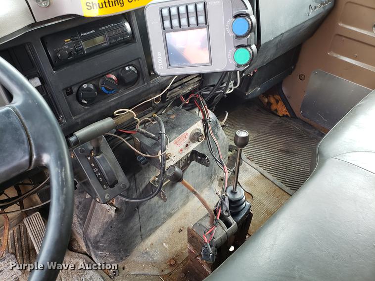 image for item DF3315 1997 International 4900 dump truck