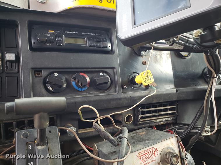 image for item DF3315 1997 International 4900 dump truck