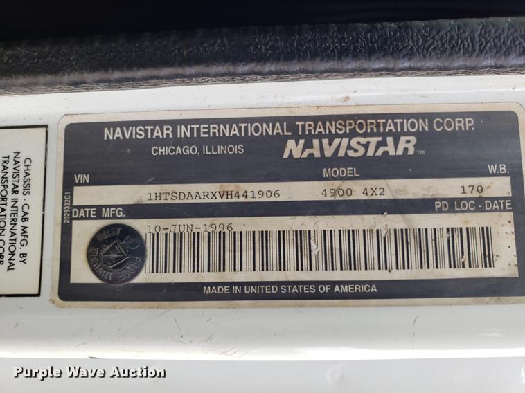 image for item DF3315 1997 International 4900 dump truck