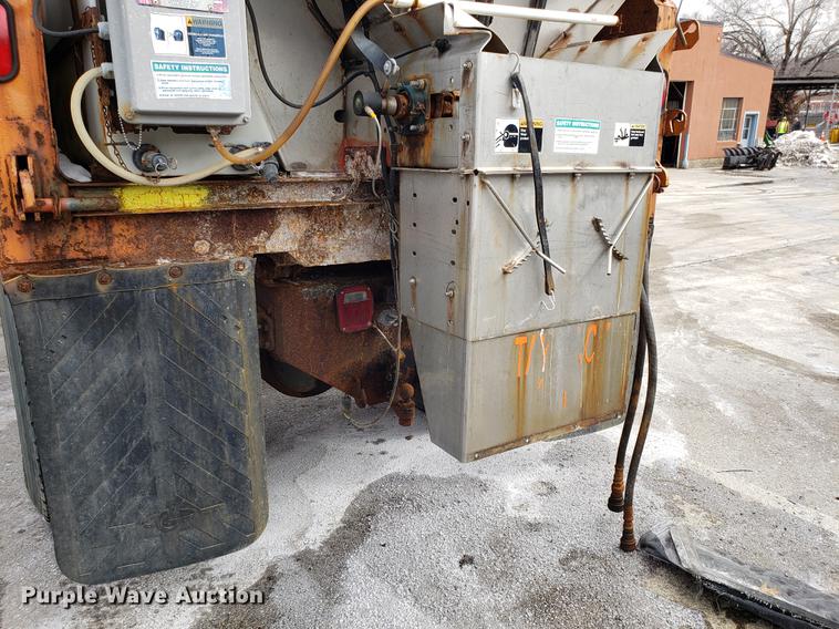 image for item DF3315 1997 International 4900 dump truck