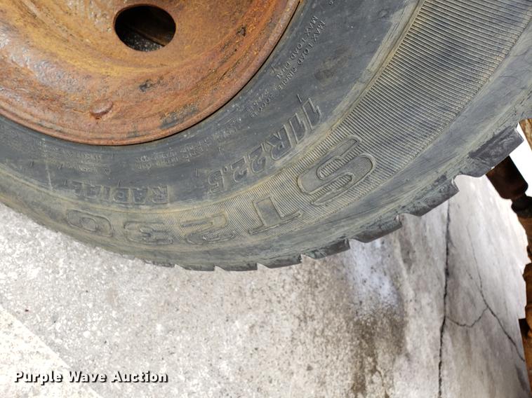 image for item DF3315 1997 International 4900 dump truck