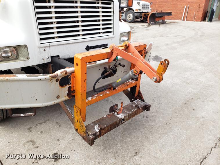 image for item DF3315 1997 International 4900 dump truck