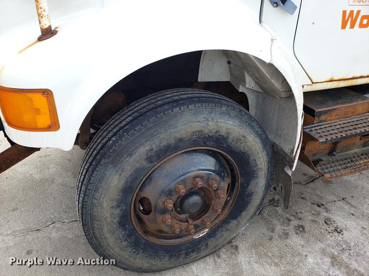 image for item DF3315 1997 International 4900 dump truck