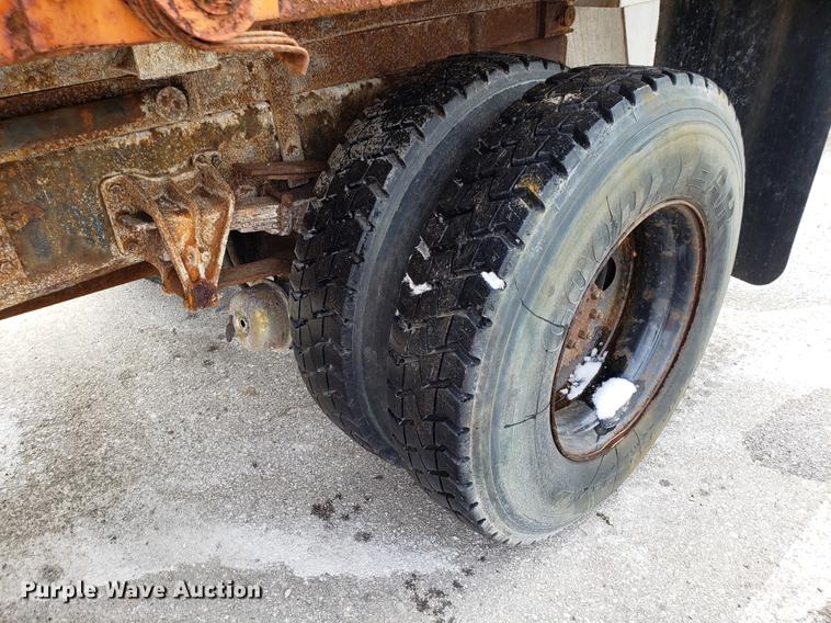 image for item DF3315 1997 International 4900 dump truck