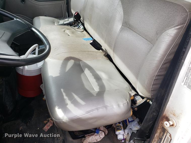 image for item DF3319 1998 International 4900 refuse truck