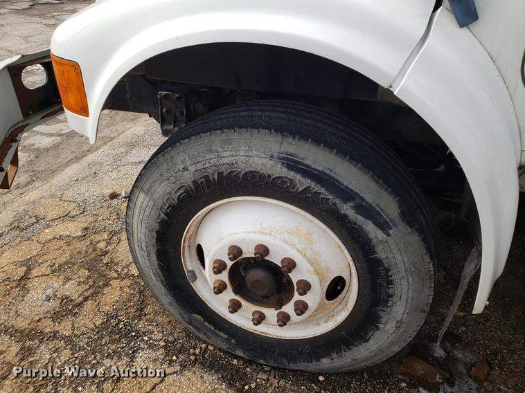 image for item DF3319 1998 International 4900 refuse truck