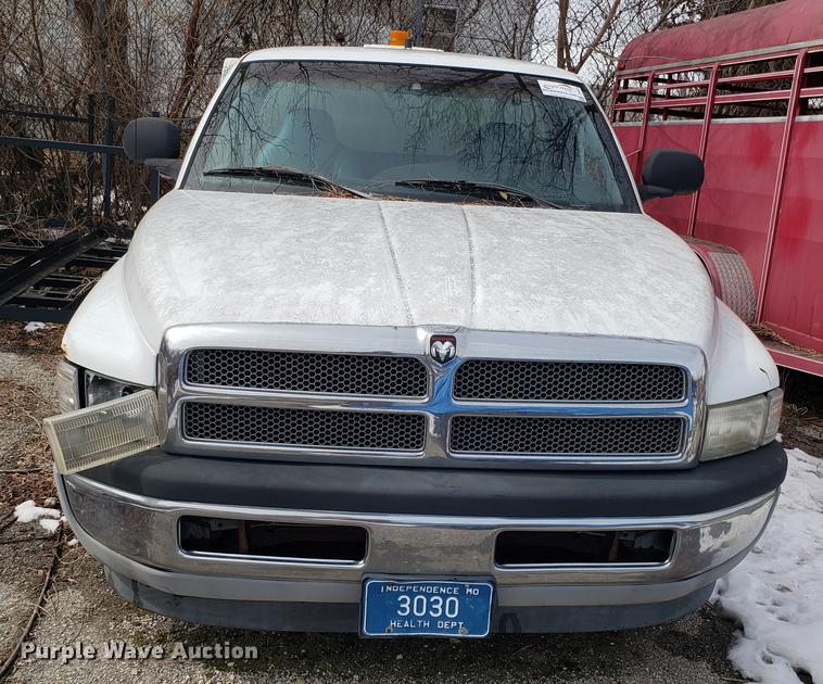 image for item DF3323 1999 Dodge Ram 1500 pickup truck