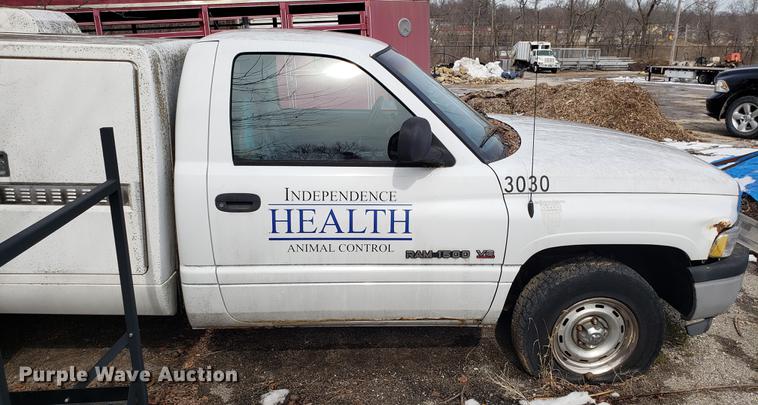 image for item DF3323 1999 Dodge Ram 1500 pickup truck