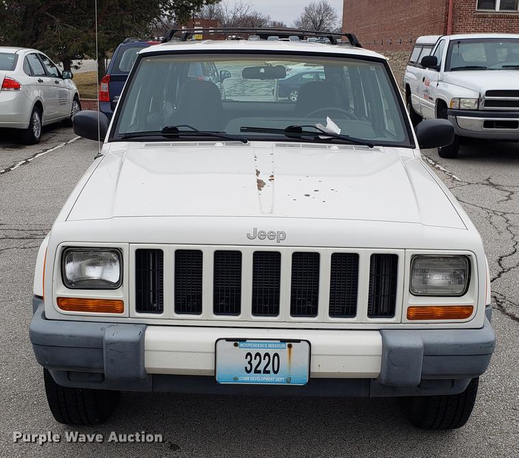 image for item DF3324 2001 Jeep Cherokee SUV