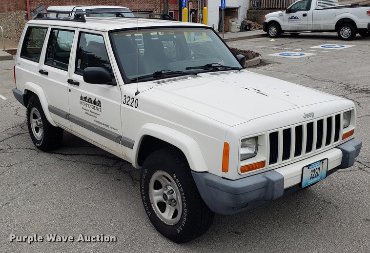 image for item DF3324 2001 Jeep Cherokee SUV