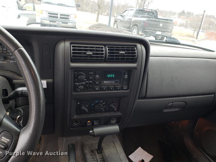 image for item DF3324 2001 Jeep Cherokee SUV