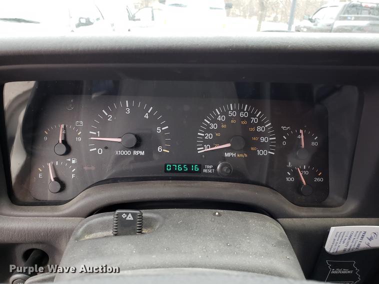 image for item DF3324 2001 Jeep Cherokee SUV