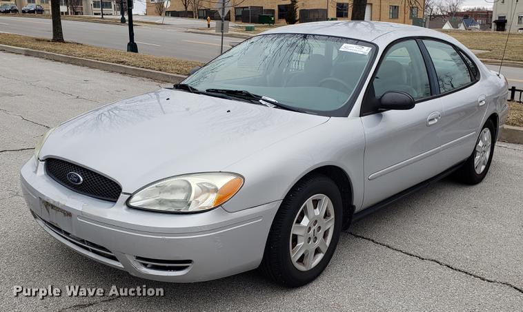 image for item DF3325 2005 Ford Taurus