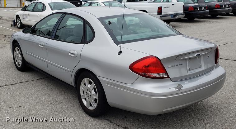 image for item DF3325 2005 Ford Taurus