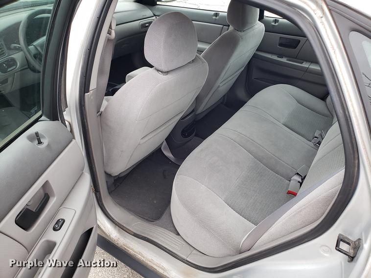 image for item DF3325 2005 Ford Taurus