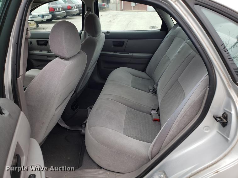 image for item DF3325 2005 Ford Taurus