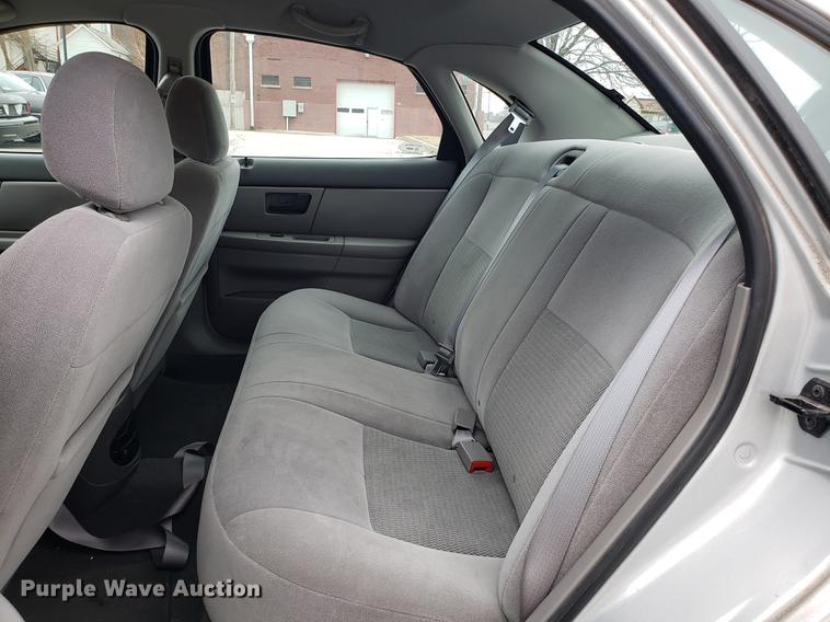 image for item DF3325 2005 Ford Taurus