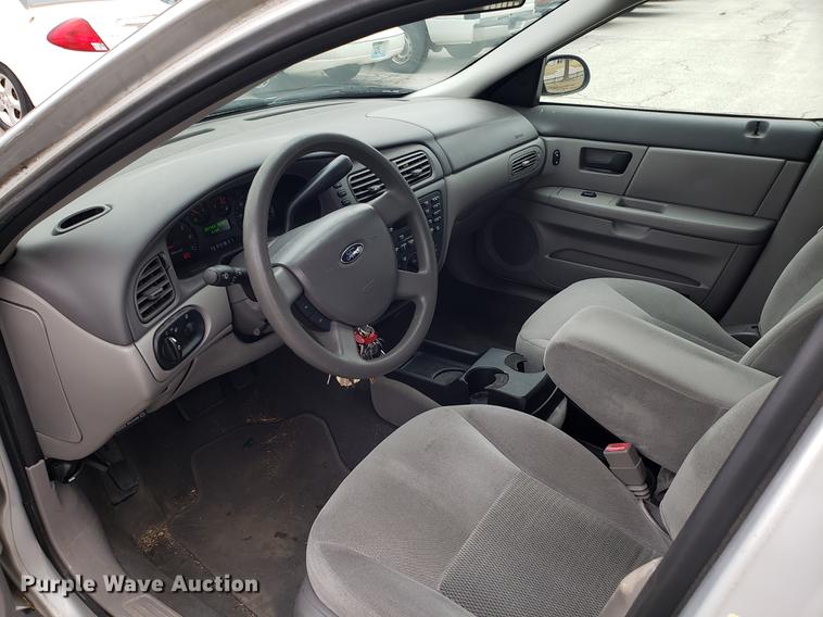 image for item DF3325 2005 Ford Taurus